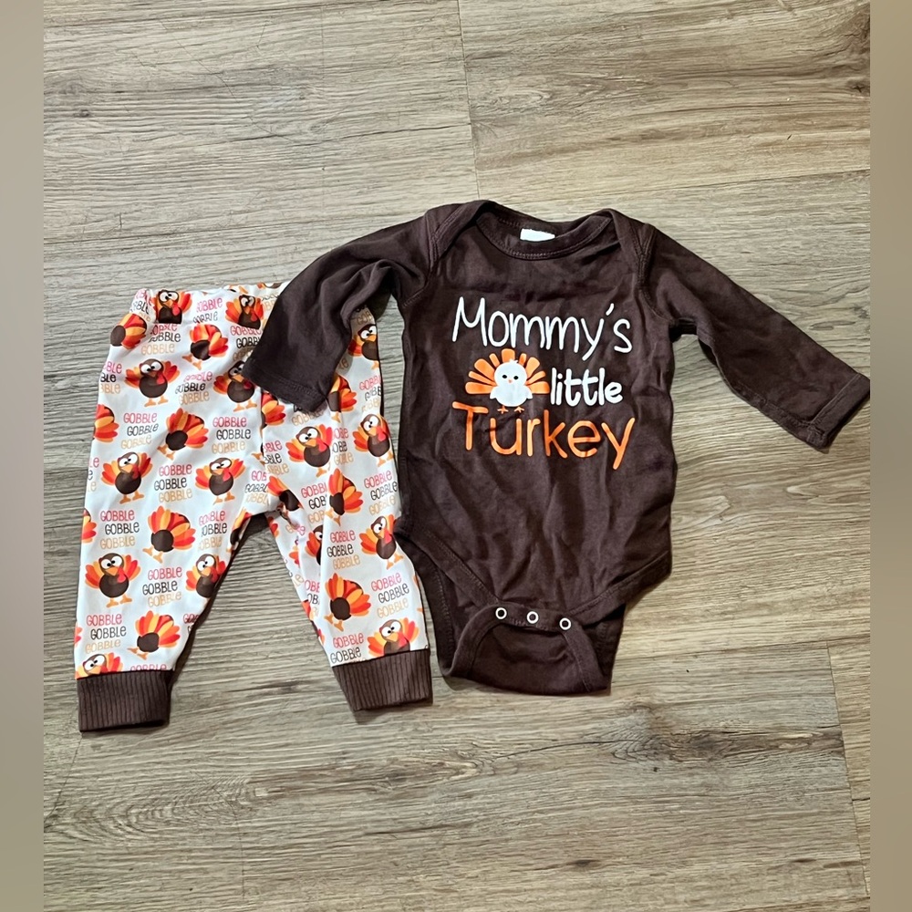 Mommy’s Little Turkey+ Gobble Gobble set, size 6 months